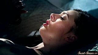 Glamorous babe pussyfucked and jizzed on 😍