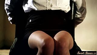 Glamorous babe pussyfucked and jizzed on 😍