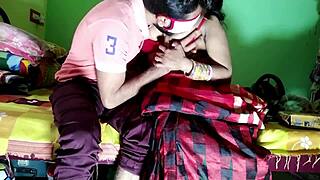 delivery boy got crazy seein bhabhi's big boobs, couldn't help but stare n suck