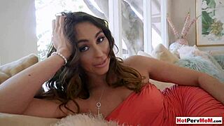 i give special deep attention to my busty milf stepmom’s pussy