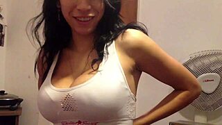 Amatérský pár polyká každou kapku krémového výstřiku