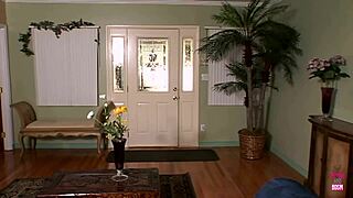 Hypnotized Blonde Sucks Multiple Loads at Glory Hole