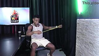 medindo o tamanho da bunda da morena gostosa e o resultado foi - will mastro sheer red