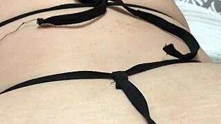 Amateur latina milf shows off her curves 😍