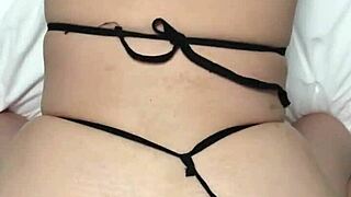 Amateur latina milf shows off her curves 😍