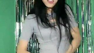 Em m�o uplive nhảy sexy tr�n livestream