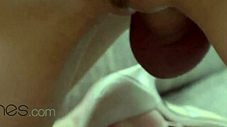 Dane Jones ung stor bryster babe Sybil Kailena længes efter stor pik