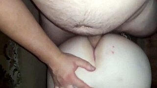 passionate homemade session with curvy beauty