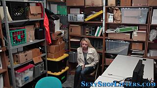 Teen thief gets cumshot on her face 😏