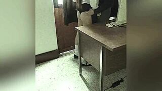 Cámara Captures Teacher and Student in Office