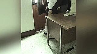 Cámara Captures Teacher and Student in Office