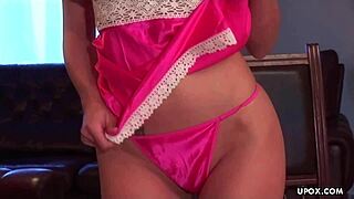 mouthwatering blonde caylian curtis teases with wet pussy close-up