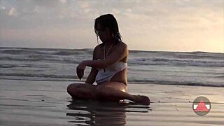 Beach day with wet messy feet and bikini fetish