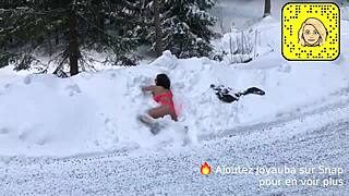 cette bombe de barbara est la reine de l'exhibition