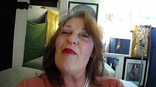 hey, come trace my blue veins and tease with mature dawnskye1962! 😘