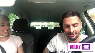 me masturbo parada y gimo para ti en esta sesión de masturbación intensa