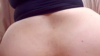 Wow, my new neighbor’s a hooker, no condom for cash! 😲