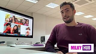 me masturbo parada y gimo para ti en esta sesión de masturbación intensa