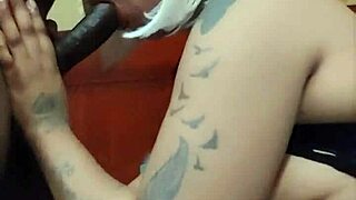 hey, watch this johannesburg whore toy her clit and pussy lips until she squirts 😏