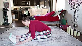 yoga lesson 351 with big ass and natural tits 😘