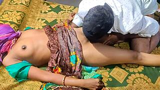 Desi couple gets down with steamy homemade banging in the village.