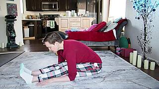 yoga lesson 351 with big ass and natural tits 😘