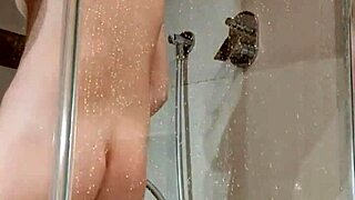 hey, bitch fucks herself in the shower with a dildo 😈