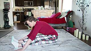 yoga lesson 351 with big ass and natural tits 😘