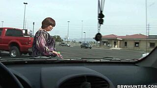 Kan Jezzebel Joli håndtere den massive svarte kukken i hennes stramme rumpe?