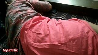 desi queen fingers her hot pussy for the first time