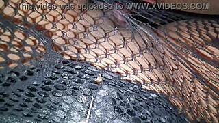 hermosa hembra invade mi cama