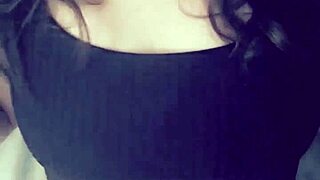 deisy leon teases in sexy clothes