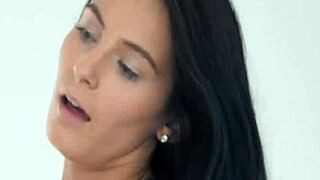 stunning solo beauty plays hot with her favorite toy in steamy action