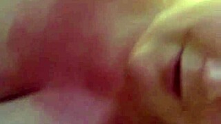 this chubby wife plays with her dildo solo, what a hot show! 😍