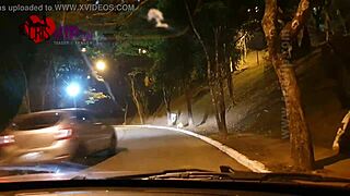 fui na praça da putaria com o corno e dois carros nos seguiram. resolvemos fazer uma brincadeira gostosa de dogging - cristina almeida