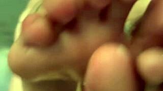 i can't believe her little feet and ass, it's so sexy for my first time