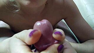 My girlfriend gives sweet blowjob, cum in mouth