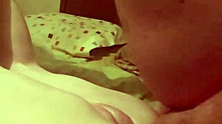 Amateur cougar spreads legs for missionary fuck