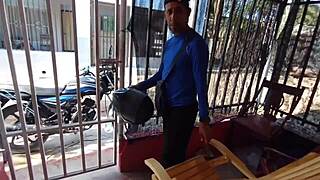 Esposa Infiel Paga el Alquiler con Sexo y Disfruta Esa Gran Polla Mientras Su Marido Cornudo Trabaja