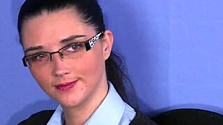 Kinky Honey Swallows Jizz After Facial Cumshot