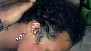 Dando pro pau grosso completo no red with transsexual oral