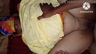 Desi bhabhi squirts and cleans devar during chudai in this hindi hd sex video.
