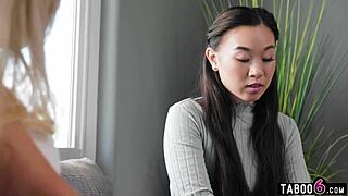 Wow, Korean teen Kimmy Kimm licks milf Spencer Scott! 😍