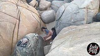 O Instrutor De Parapente Flagrou Ele Comendo O Cu Dela Na Ilha Da Magia