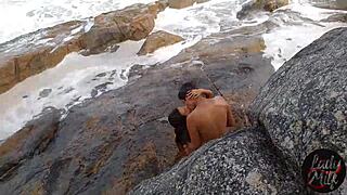 O Instrutor De Parapente Flagrou Ele Comendo O Cu Dela Na Ilha Da Magia