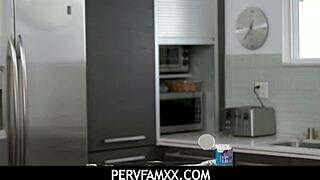 Pervfamxx: Stepmom Penny Barber Catches Tyler Cruise, Helps Him Out