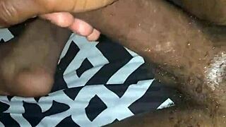 Εβονί σόλο ντίβα χουζάρει μεγάλο μαύρο καυλί μέχρι χύσιμο