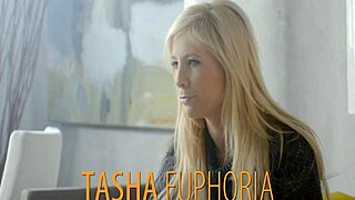 Is this chick's tight pussy ready for kinky solo fingering?