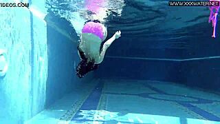 Jessica lincoln hottest underwater girl in pool