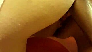 Mature girlfriend uses dildo toys in amateur session.